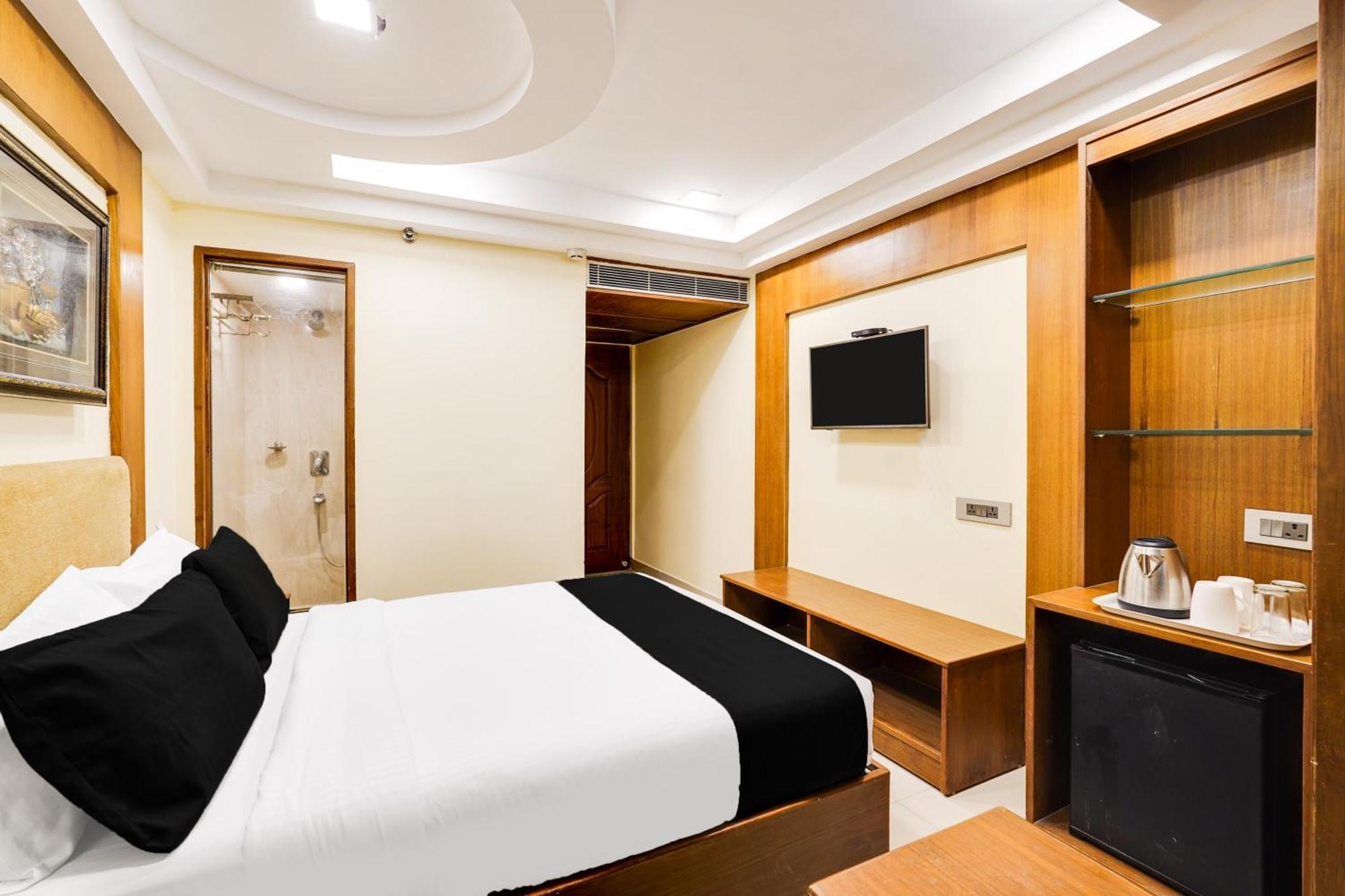 Super Townhouse Oak Alandur Near Chennai Airport Formerly Vijay Park Екстер'єр фото