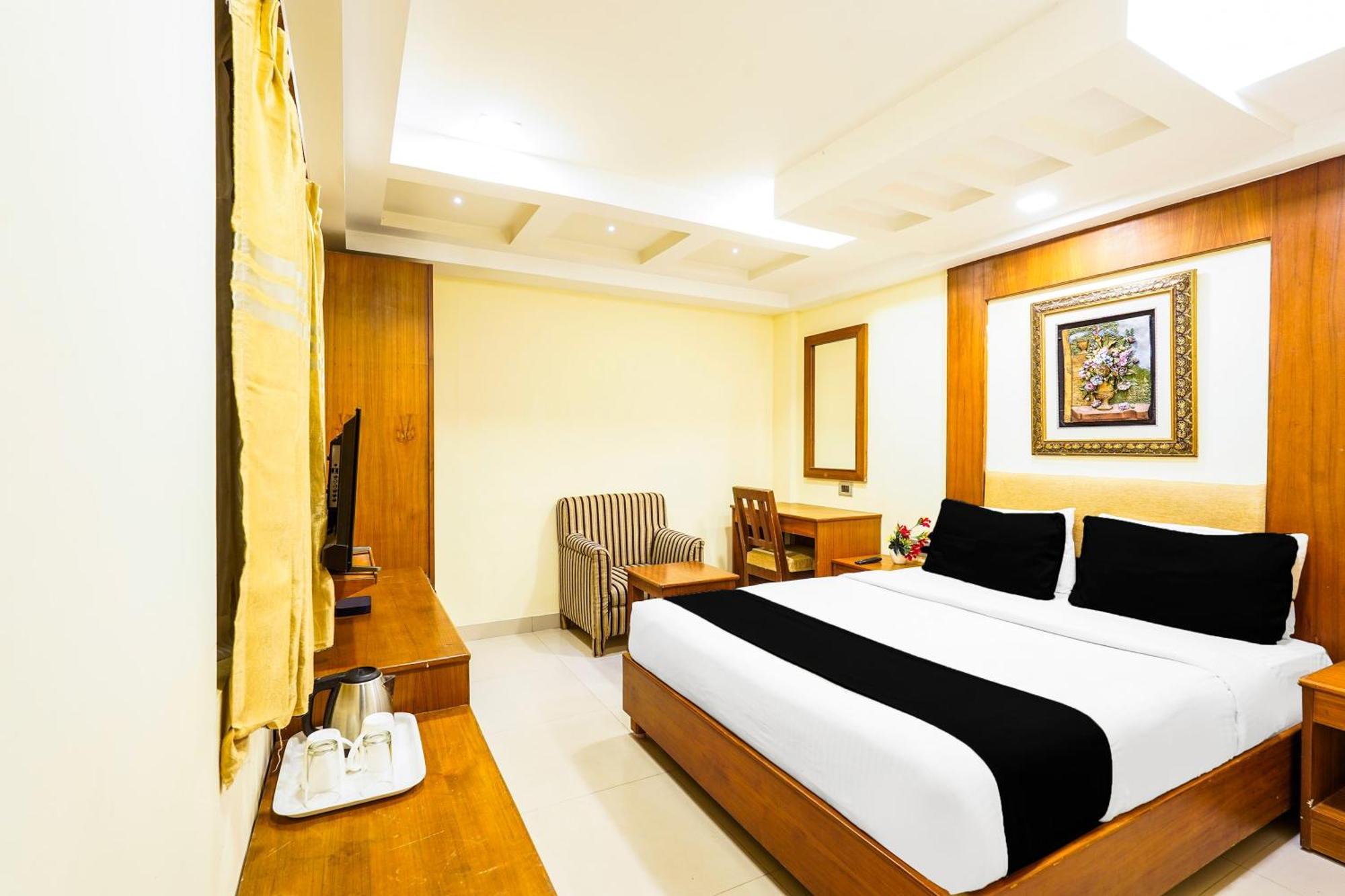 Super Townhouse Oak Alandur Near Chennai Airport Formerly Vijay Park Екстер'єр фото