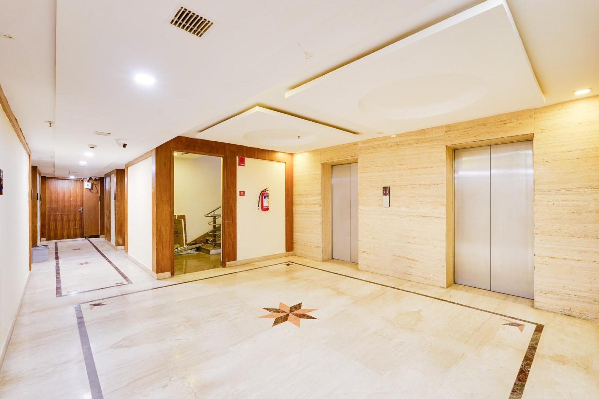 Super Townhouse Oak Alandur Near Chennai Airport Formerly Vijay Park Екстер'єр фото