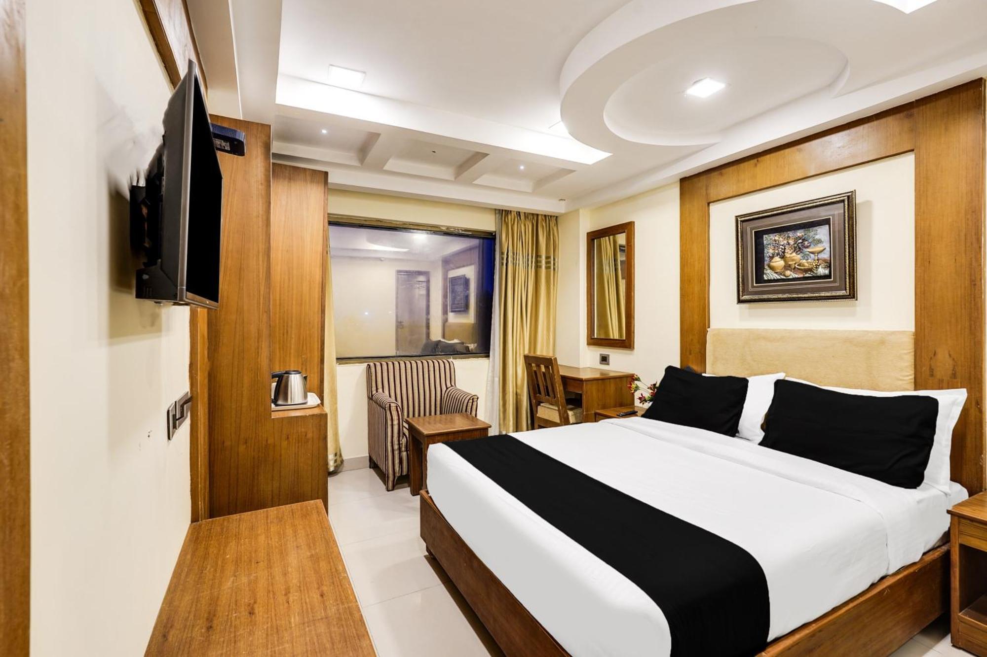 Super Townhouse Oak Alandur Near Chennai Airport Formerly Vijay Park Екстер'єр фото