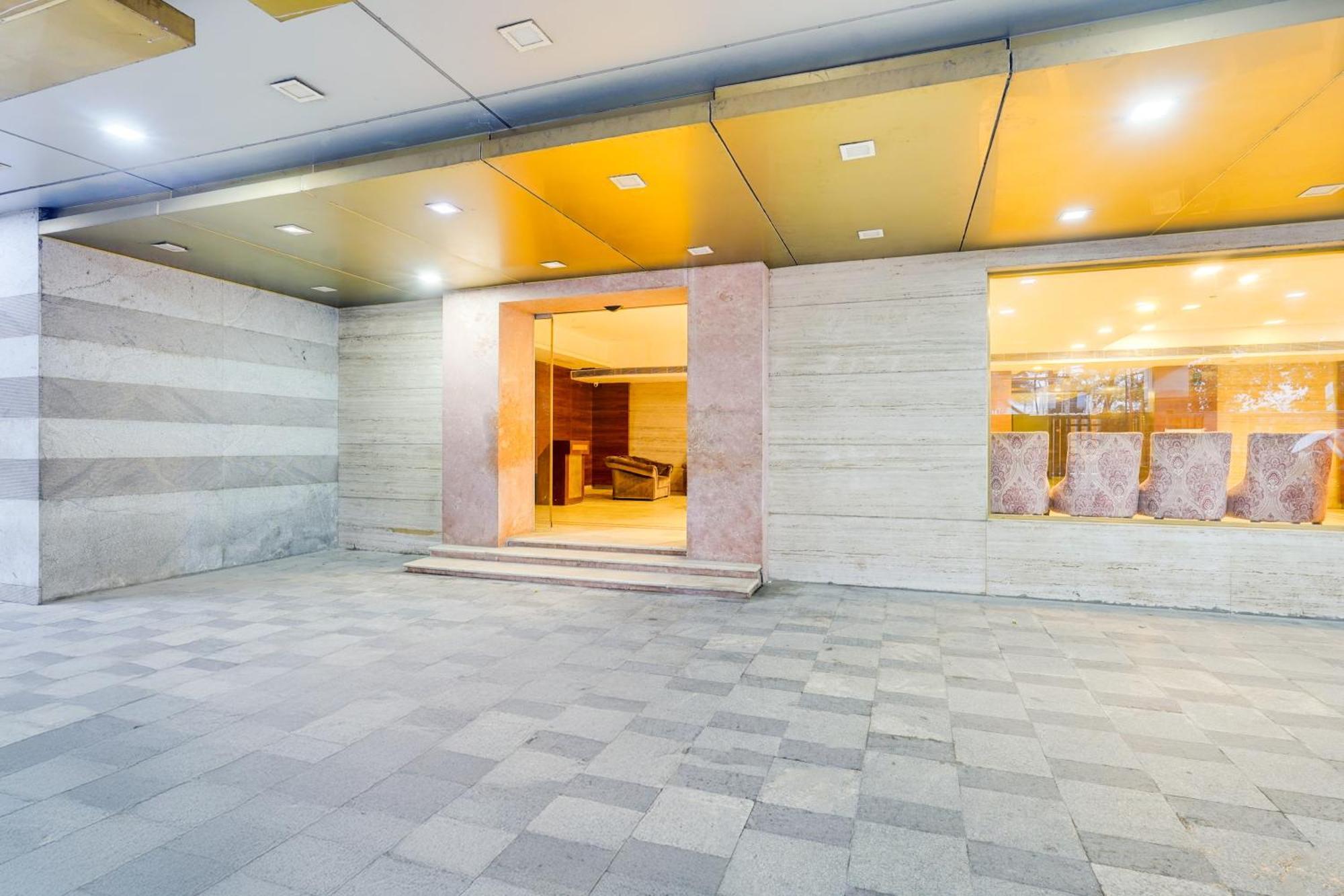 Super Townhouse Oak Alandur Near Chennai Airport Formerly Vijay Park Екстер'єр фото