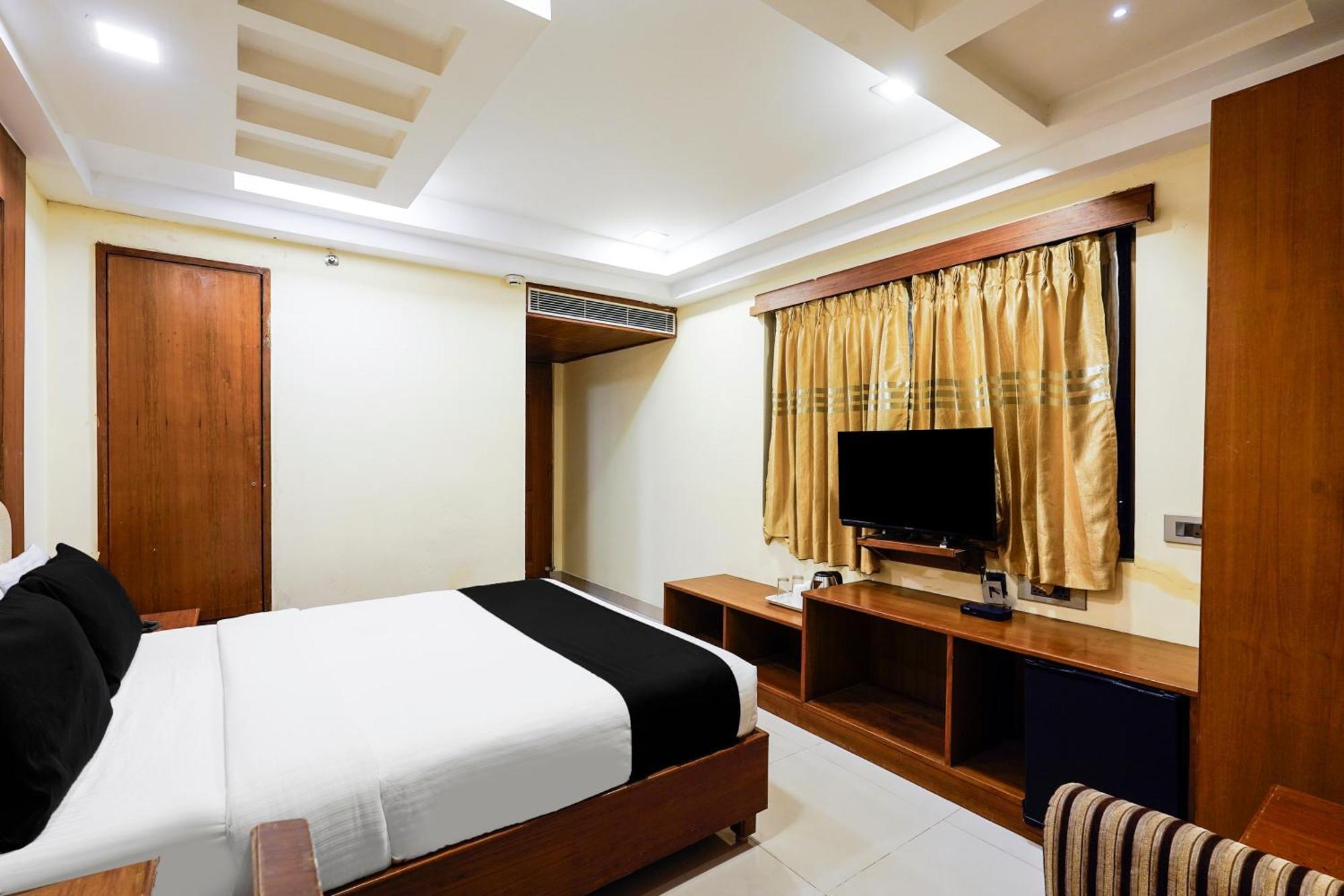 Super Townhouse Oak Alandur Near Chennai Airport Formerly Vijay Park Екстер'єр фото